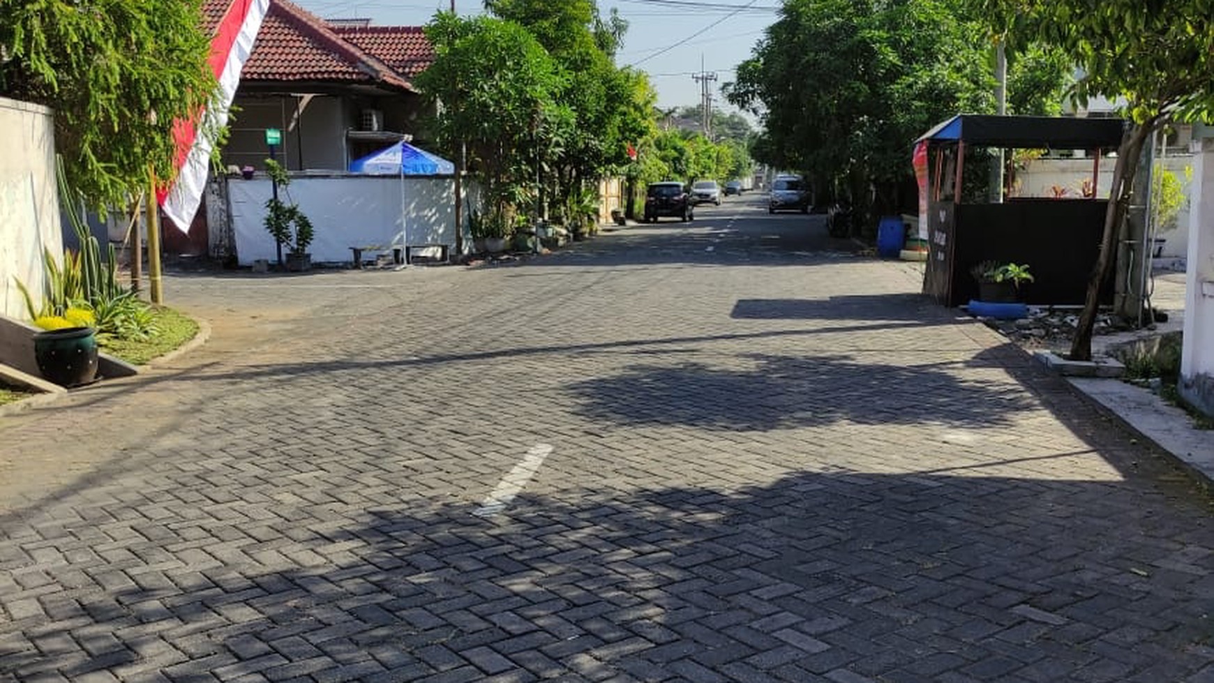 Dijual Rumah Taman Pondok Indah Wiyung Surabaya- TerLUAS - MURAH - Row Jalan 3 Mobil