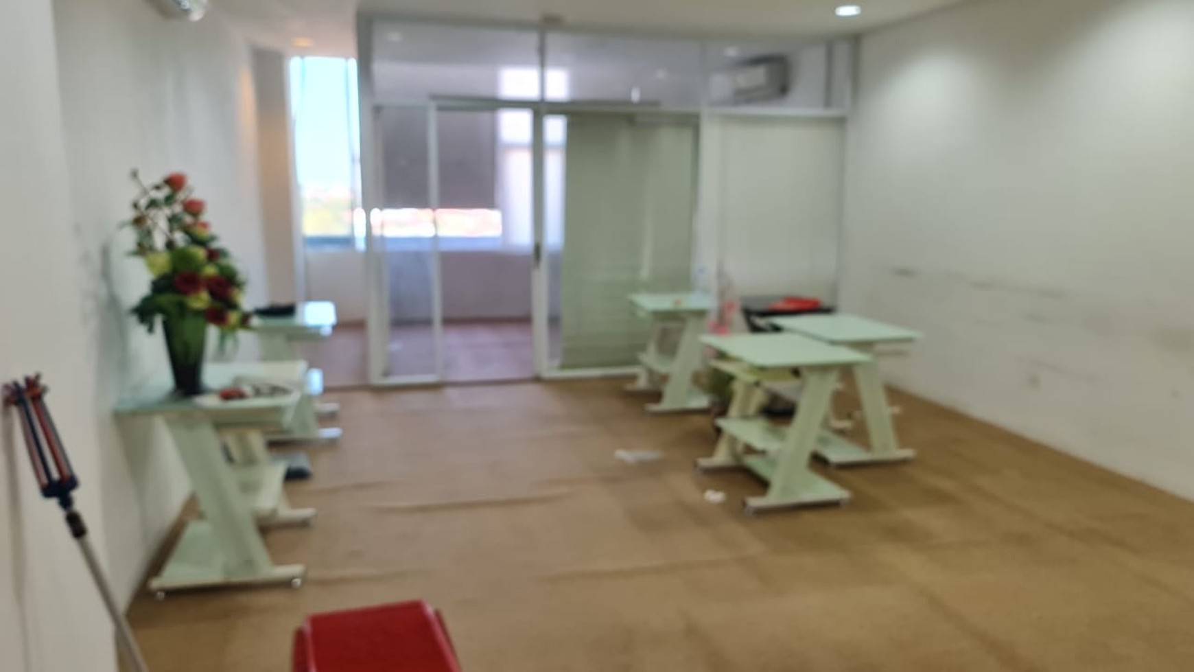 Dijual Spazio Office Surabaya Barat - Bonus Partisi - Strategis Depan Pakuwon Mall, PTC, Supermall - Parkiran Mobil Luas