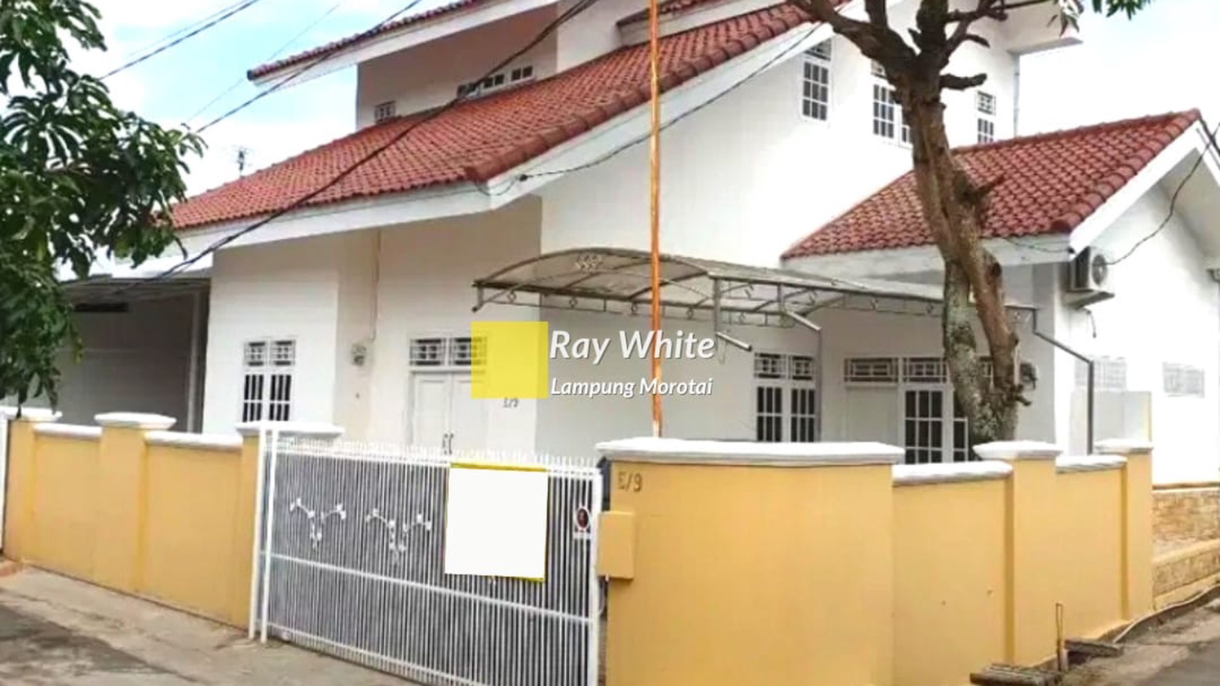 Rumah 2 Lantai murah dekat kampus di Komarudin Rajabasa