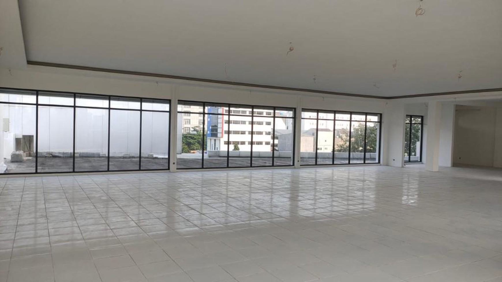 Gedung 5 lantai Jl. Angkasa Raya, Gunung Sahari, Luas 1.145m2