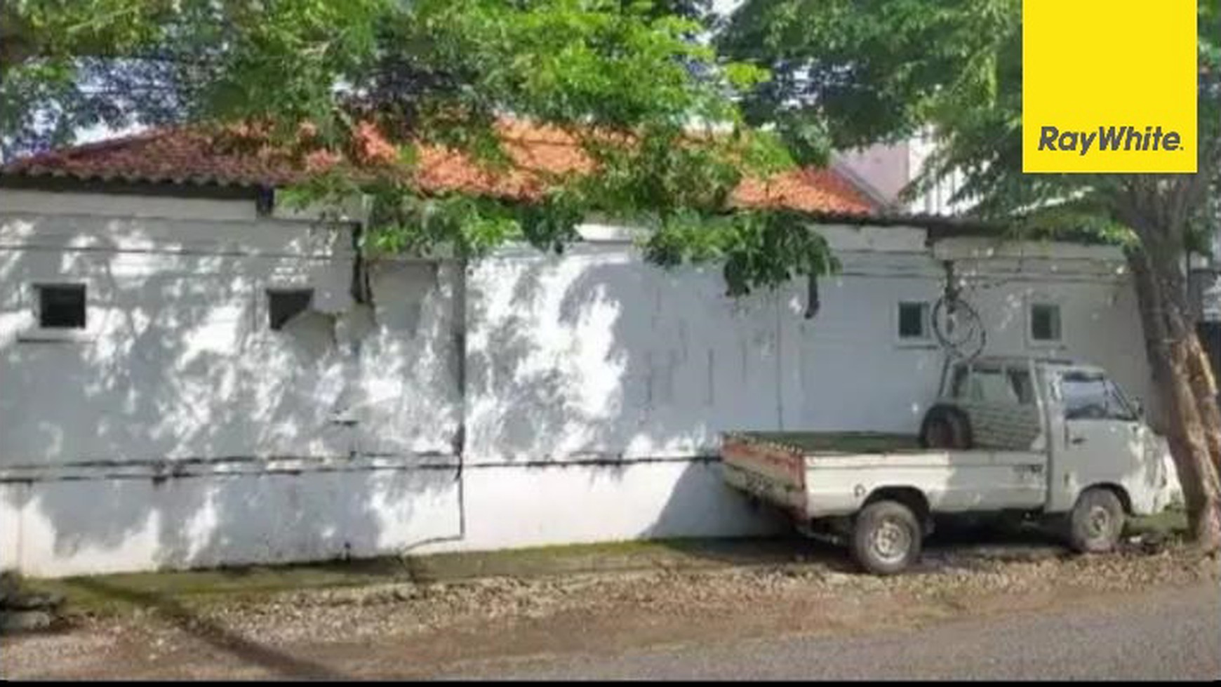 Dijual Rumah 2 lantai di Dukuh Kupang Barat Surabaya