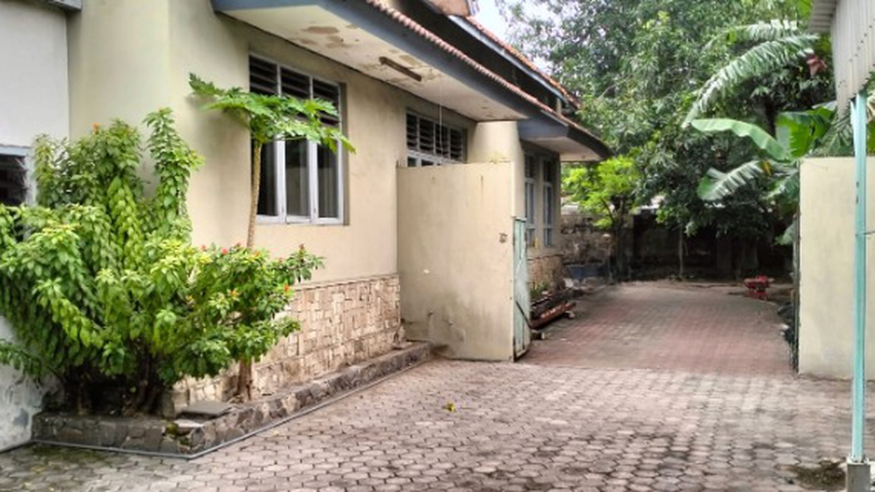 Disewakan Property Hook Tengah Kota - Jl. Lingga Surabaya Pusat