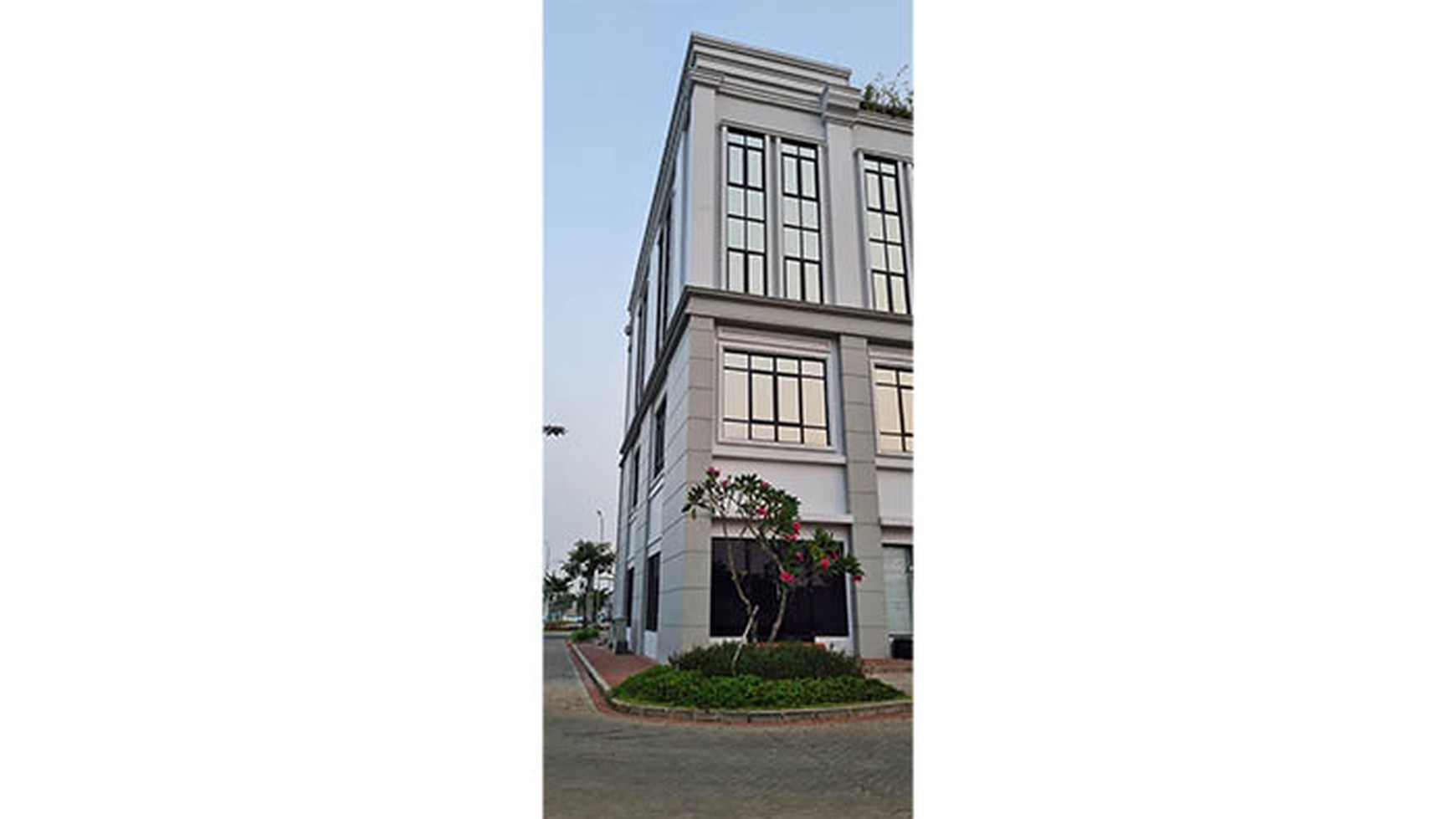 Ruko Hoek Sedayu City Boulevard Raya, Kelapa Gading,  3 muka BU, Harga Murah