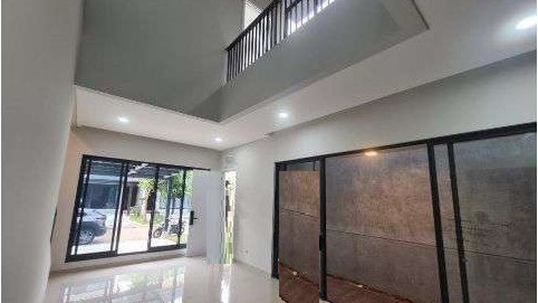 Rumah Brand new, bagus, siap huni dalam Cluster sektor 9