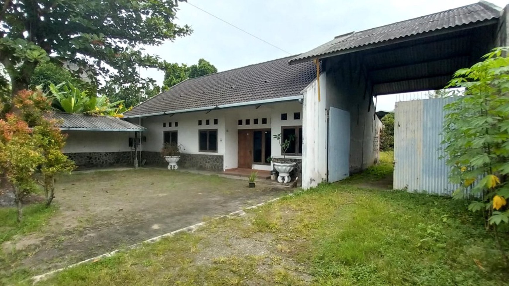 DISEWAKAN GUDANG DAN KANTOR DEKAT SLEMAN CITY HALL, SLEMAN