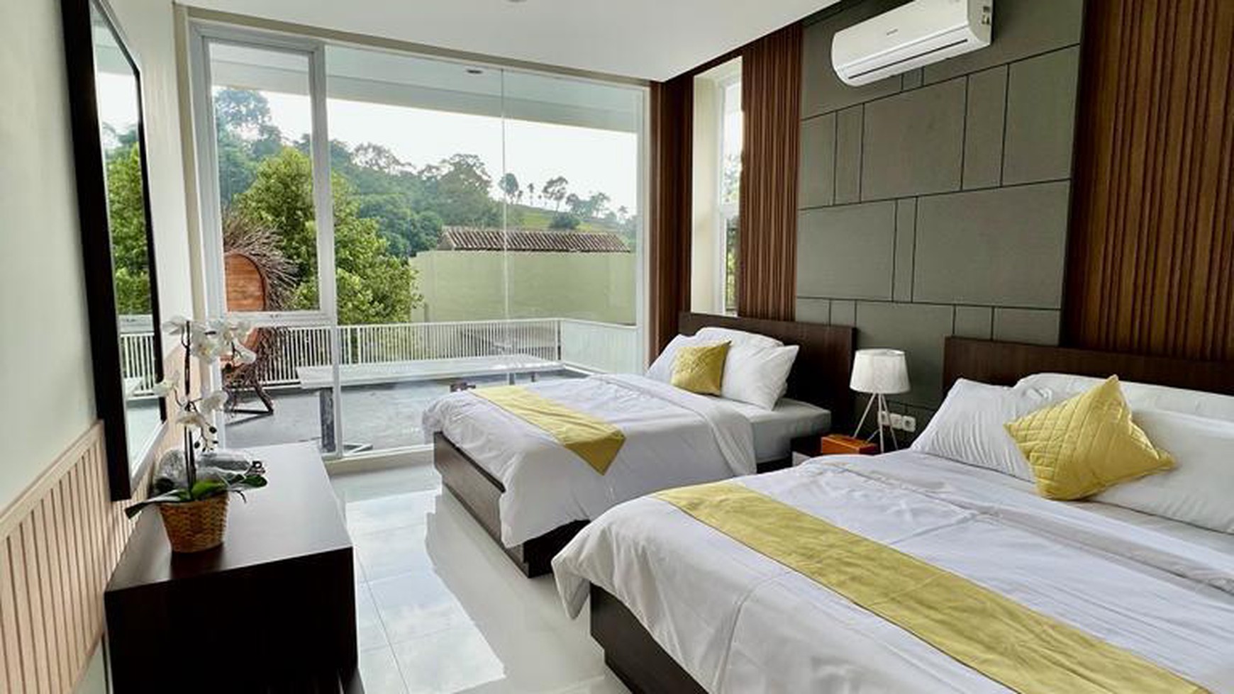 Rumah Mewah Full Furnished di Resor Dago Pakar, Bandung