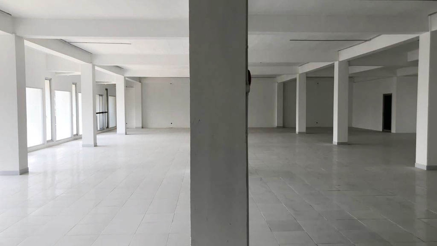 Gedung 5 lantai Jl. Angkasa Raya, Gunung Sahari, Luas 1.145m2