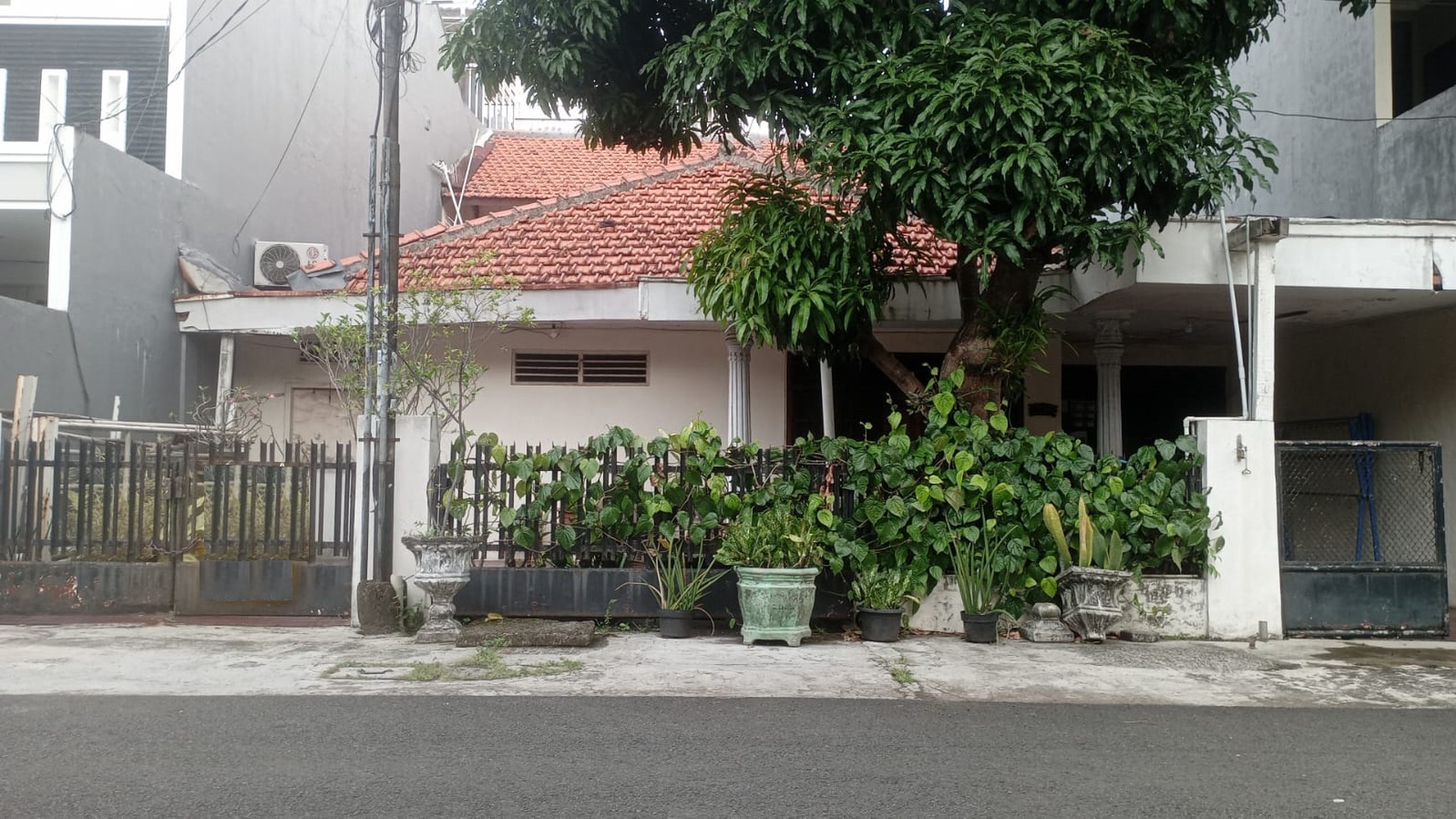 RUMAH DIJUAL JALAN CINIRU KEBAYORAN BARU JAKARTA SELATAN