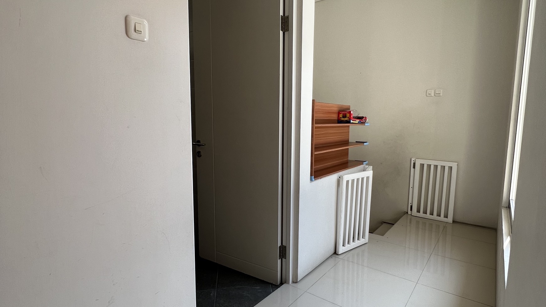 Rumah Royal Residence Siap Huni Semi Furnished