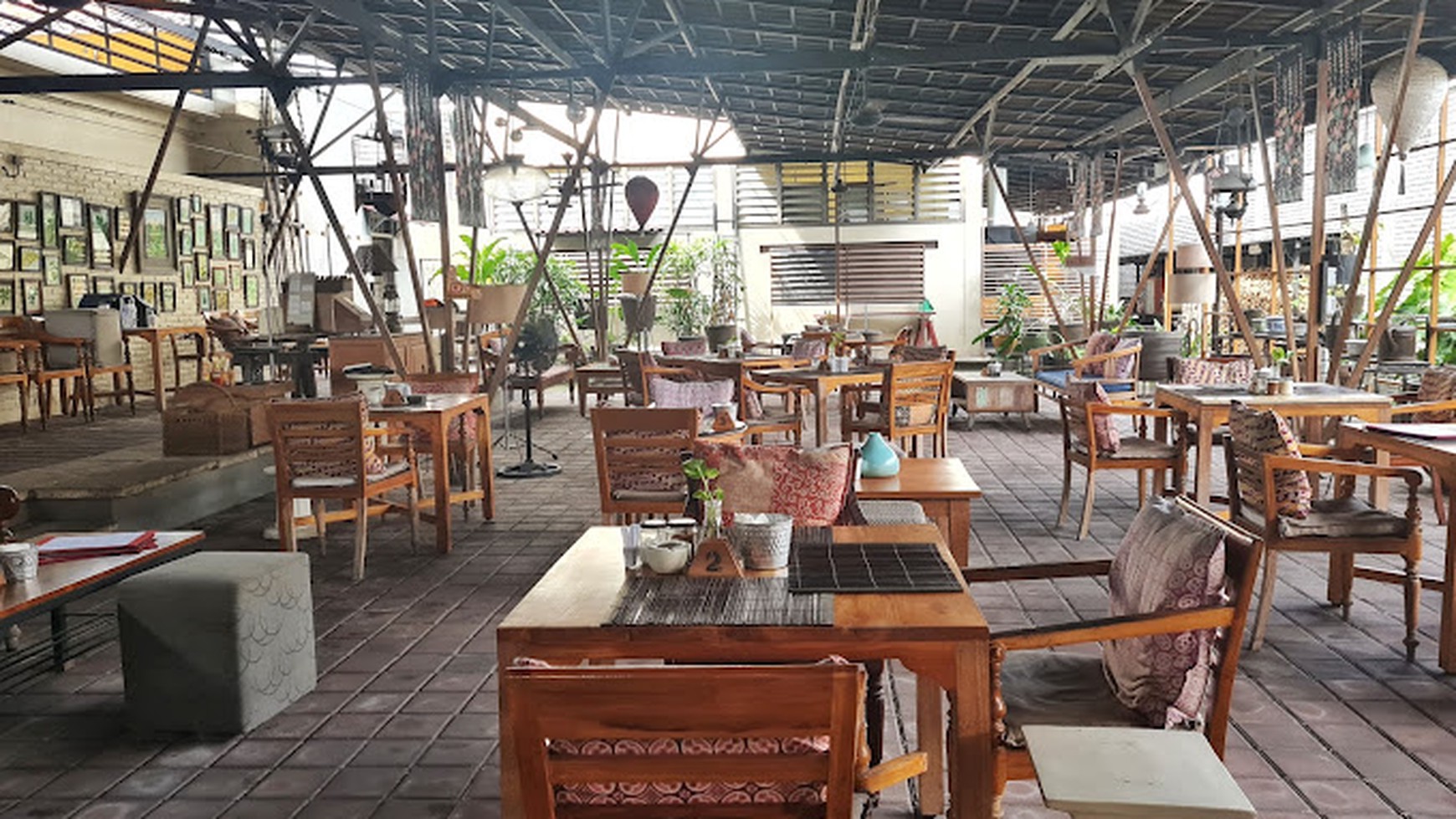 For Sale cafe and bakery restaurant available with legal entity ( PT. PMA )  Kerobokan area 