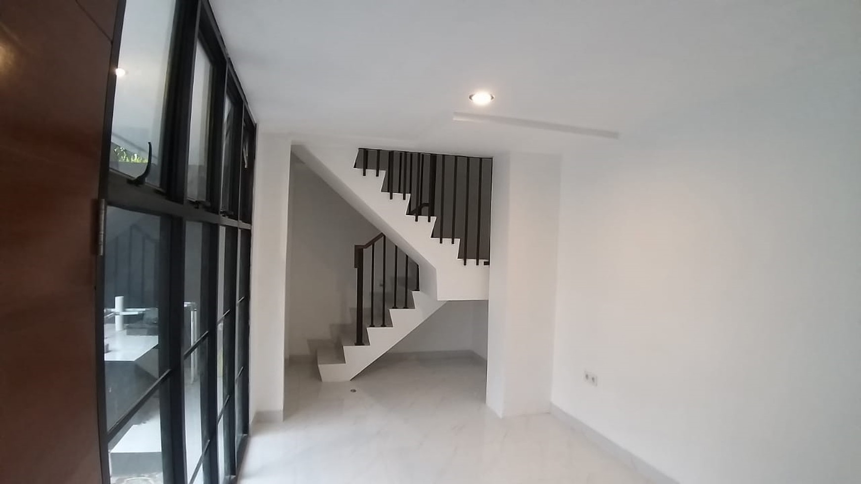 Brand New ! Apartemen House, Jalan Wijaya, Kby Baru, Jaksel