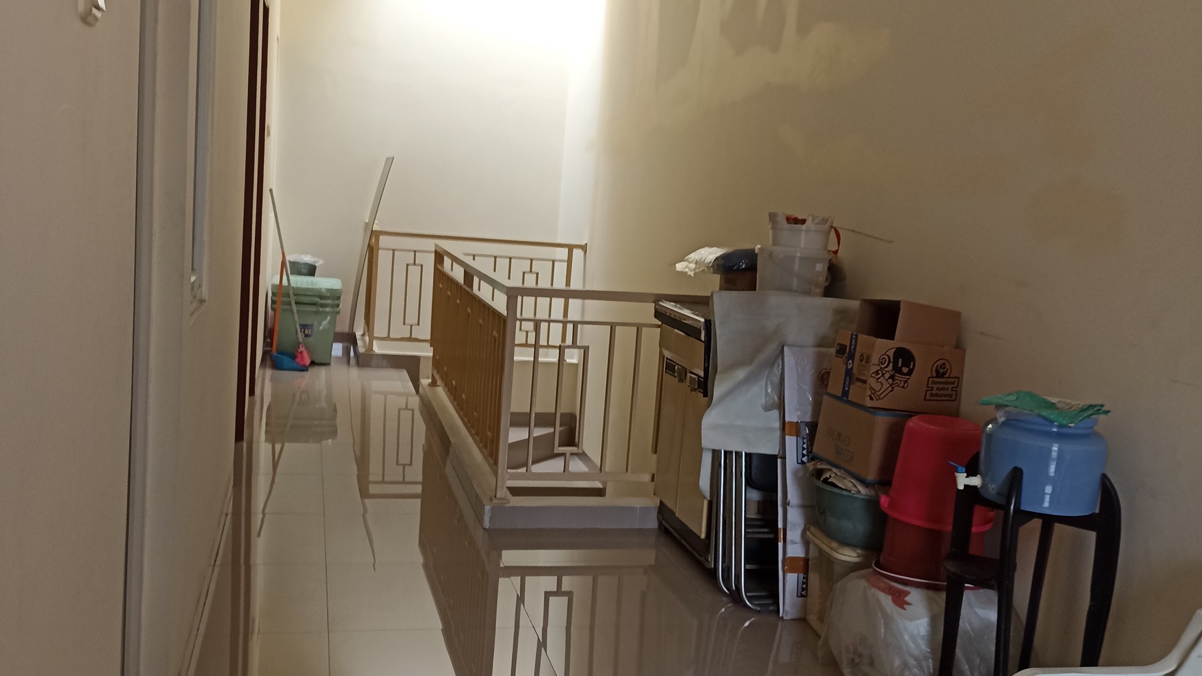 Rumah 2 lantai siap huni