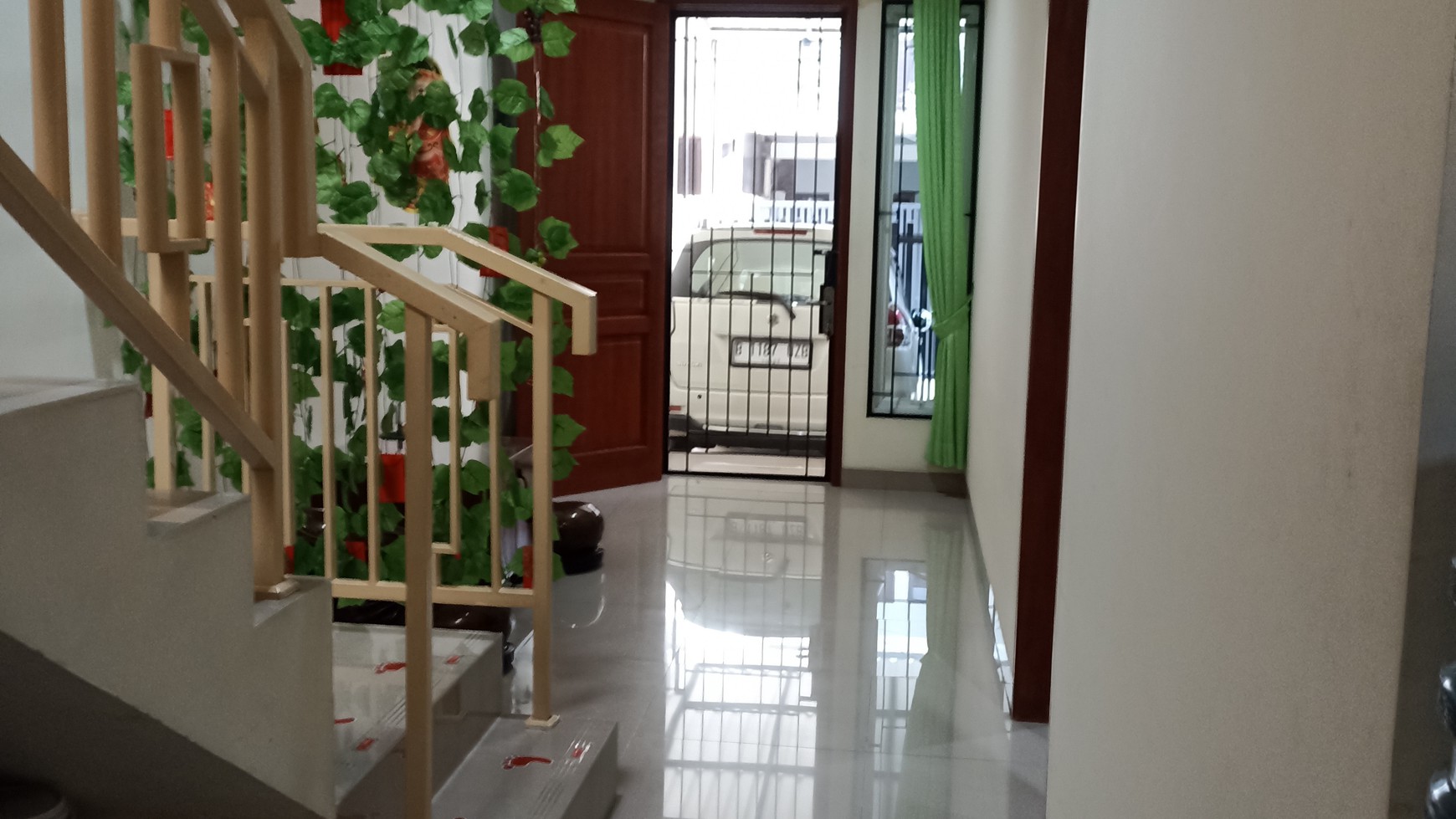 Rumah 2 lantai siap huni