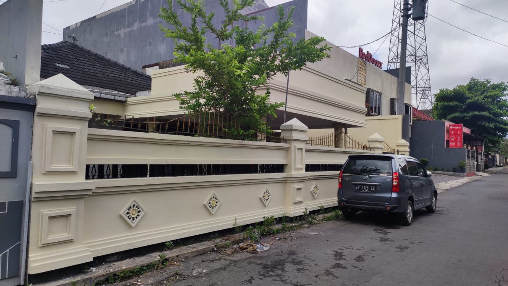 RUMAH DENGAN 12 KAMAR DI CONDONGCATUR SLEMAN JOGJA