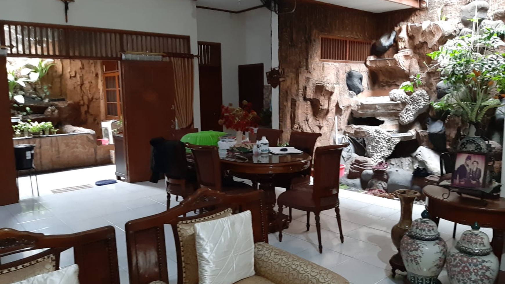 Rumah Terawat di Jalan Gotong Royong, Ciledug, Larangan Indah 