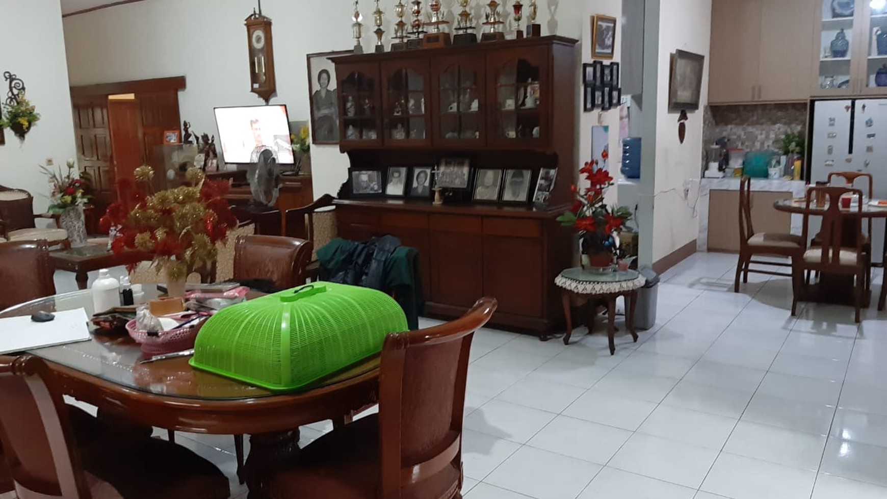 Rumah Terawat di Jalan Gotong Royong, Ciledug, Larangan Indah 