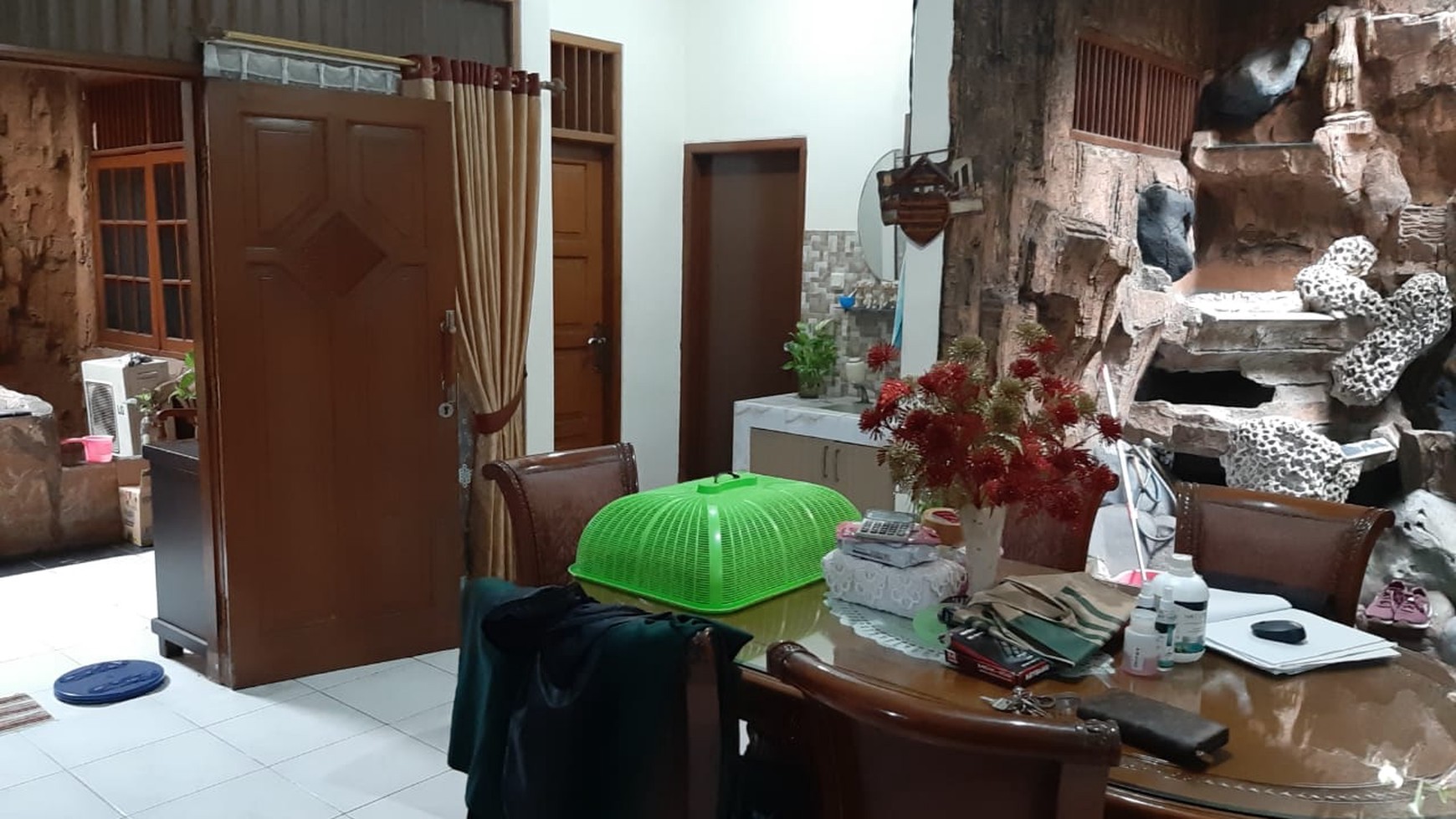 Rumah Terawat di Jalan Gotong Royong, Ciledug, Larangan Indah 