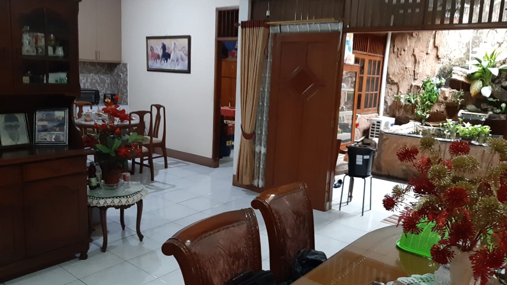 Rumah Terawat di Jalan Gotong Royong, Ciledug, Larangan Indah 