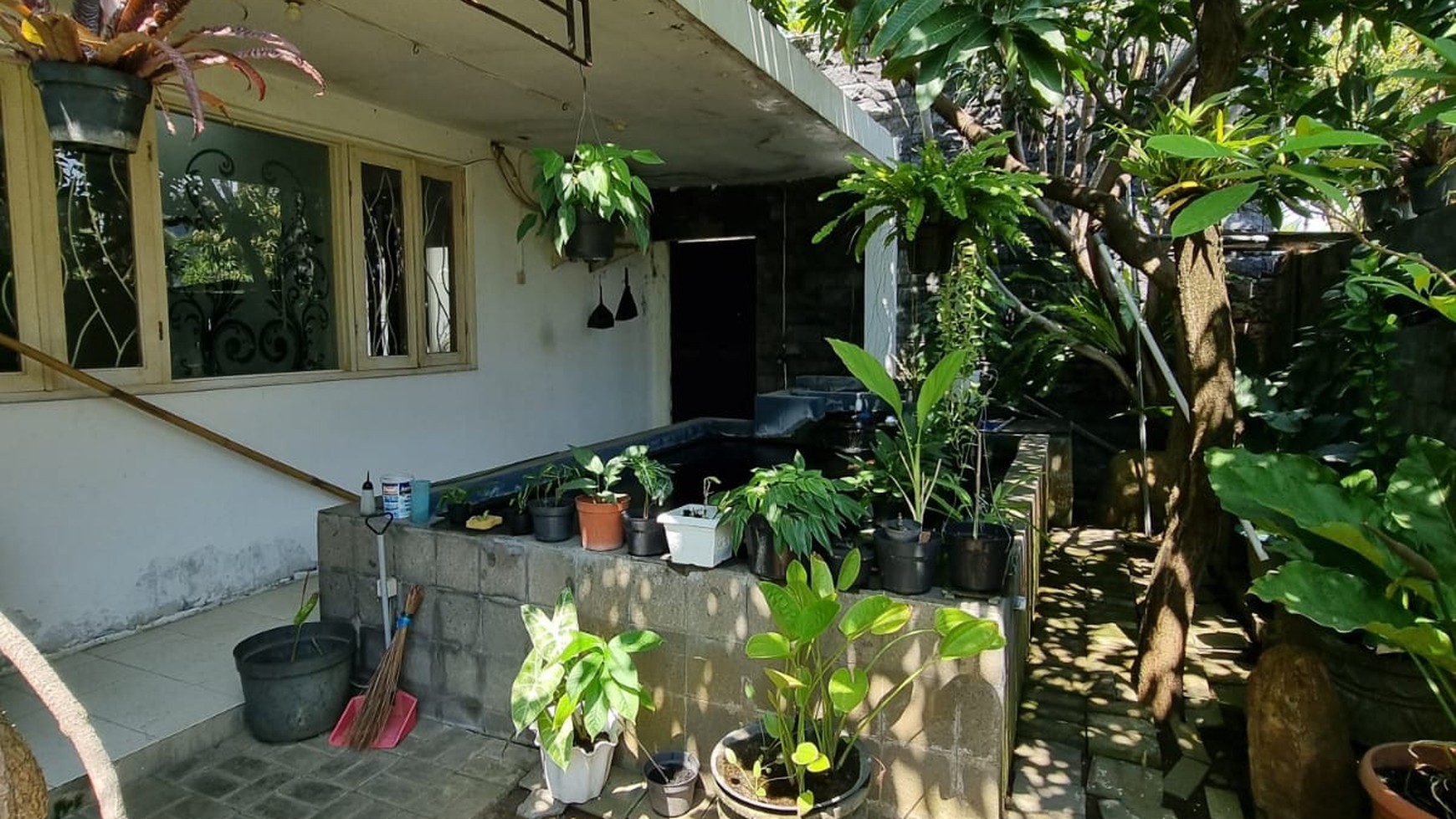 Dijual Rumah Usaha Jalan Darmo Baru Barat - Hook Luas 513 m2 - Garasi Carport 6 Mobil cocok buat Segala Usaha dekat Raya Kupang Baru, HR.Muhammad