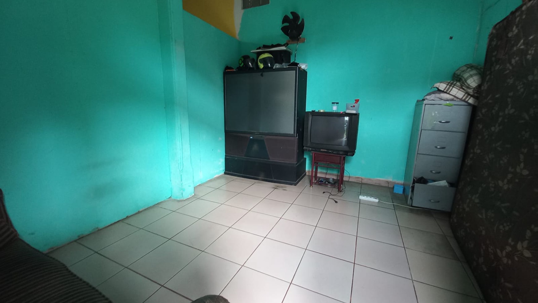 Rumah Bagus Konsep Terbuka Luas di Kebon Jeruk Jakarta Barat semi Furnished