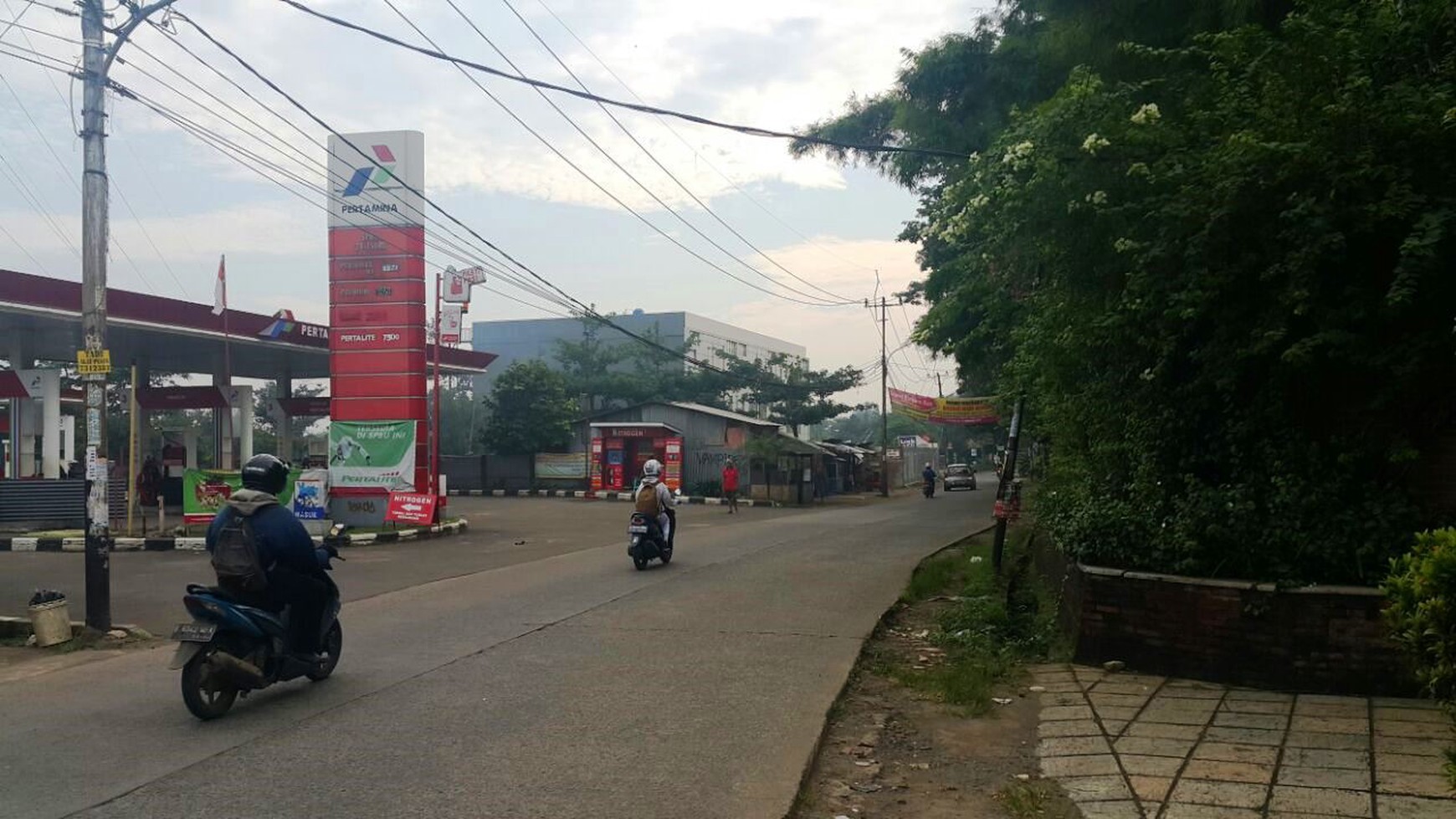 Dijual Lahan Terdapat Kontrakan dan Ruko Pinggir Jalan Raya @Jl Merpati 