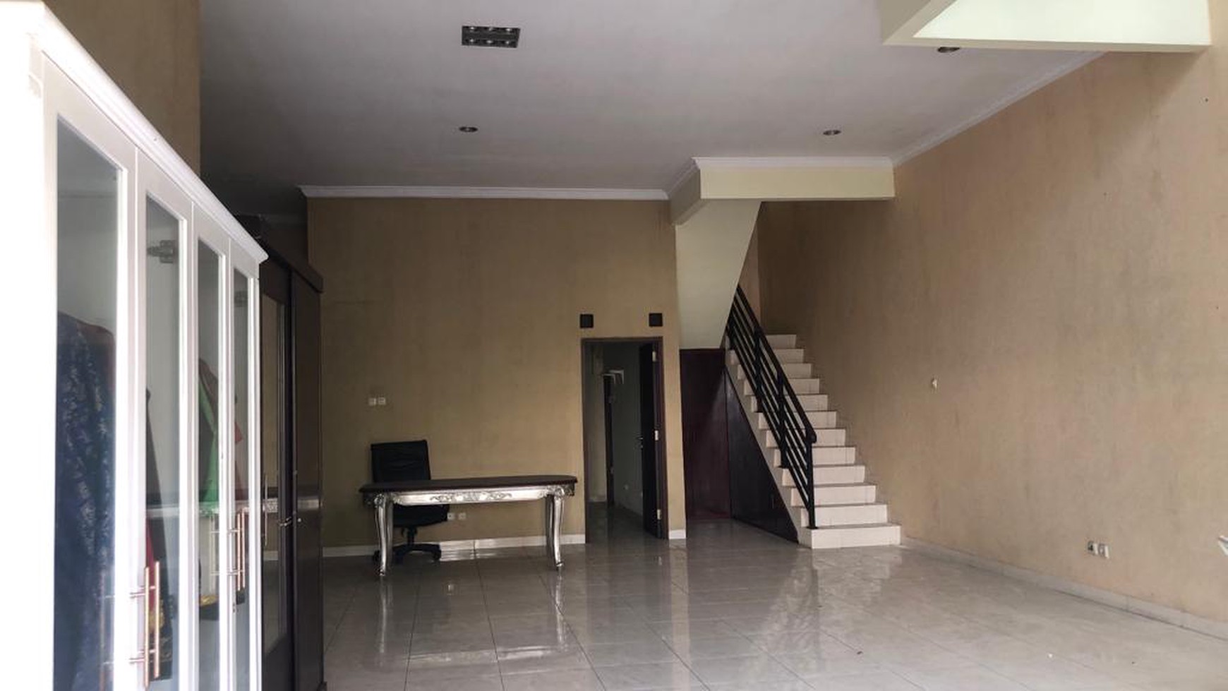 Rumah Siap Huni di Area Niaga Hijau, Pondok Indah, Jakarta Selatan 