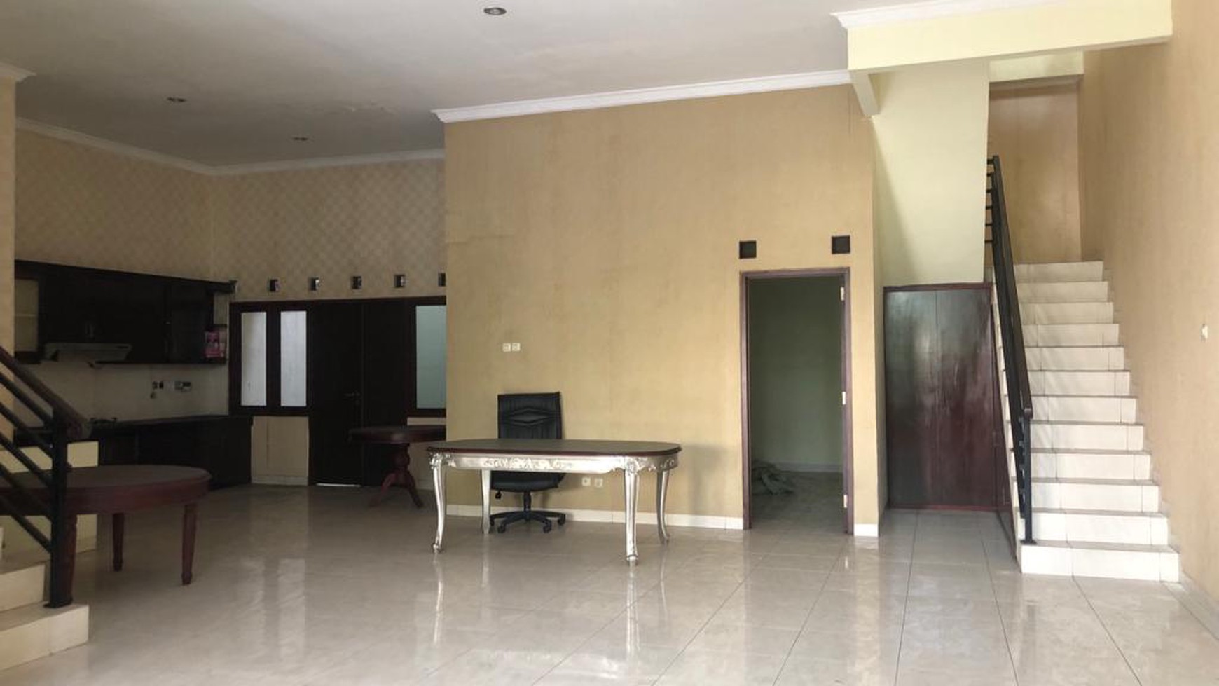 Rumah Siap Huni di Area Niaga Hijau, Pondok Indah, Jakarta Selatan 