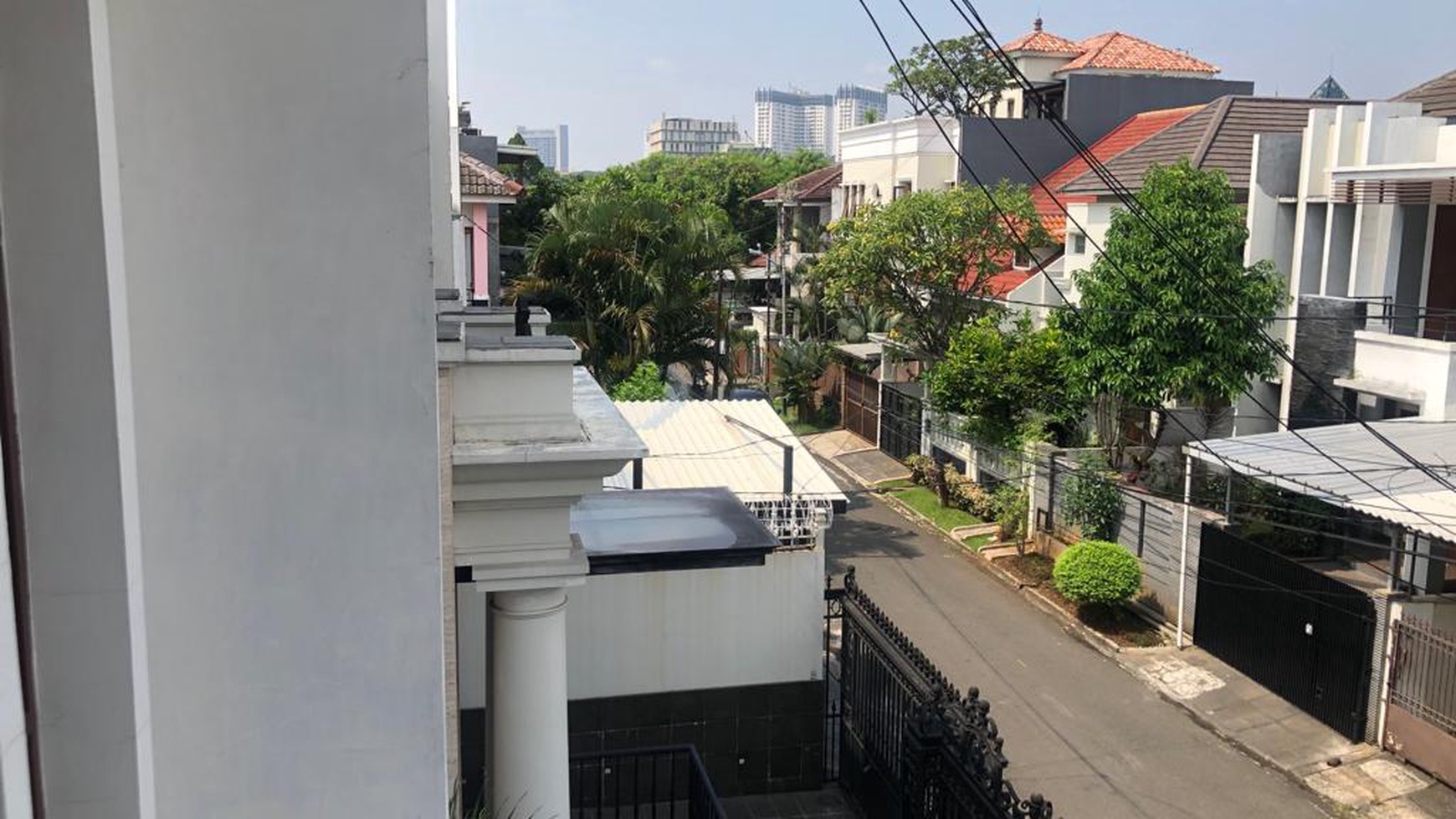 Rumah Siap Huni di Area Niaga Hijau, Pondok Indah, Jakarta Selatan 