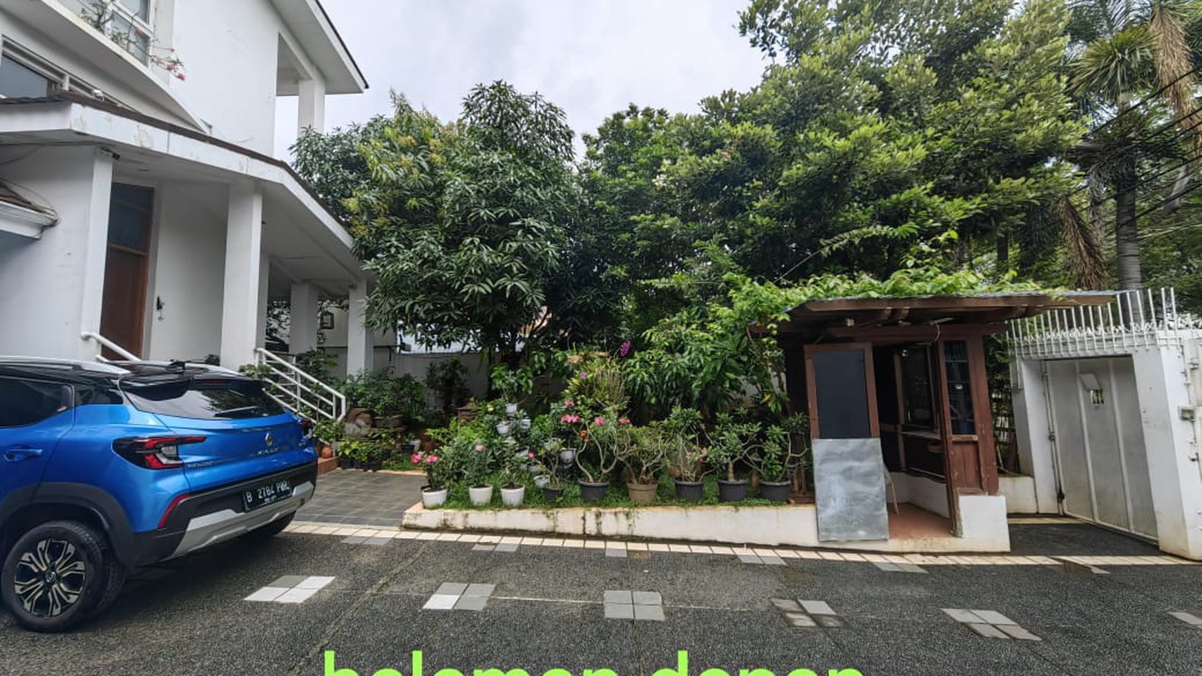 Rumah sunter pinggir jalan raya
