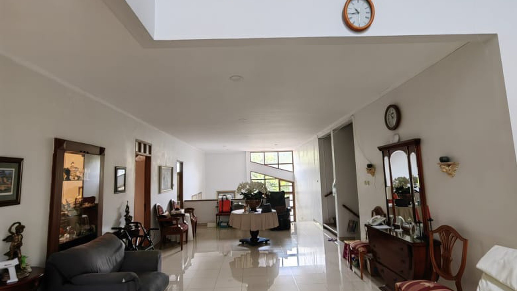 Rumah sunter pinggir jalan raya