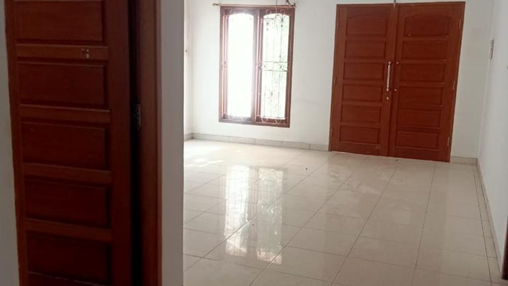 Rumah Keren Siap Huni 2 Lantai Dalam Cluster Di Area Graha Raya Bintaro