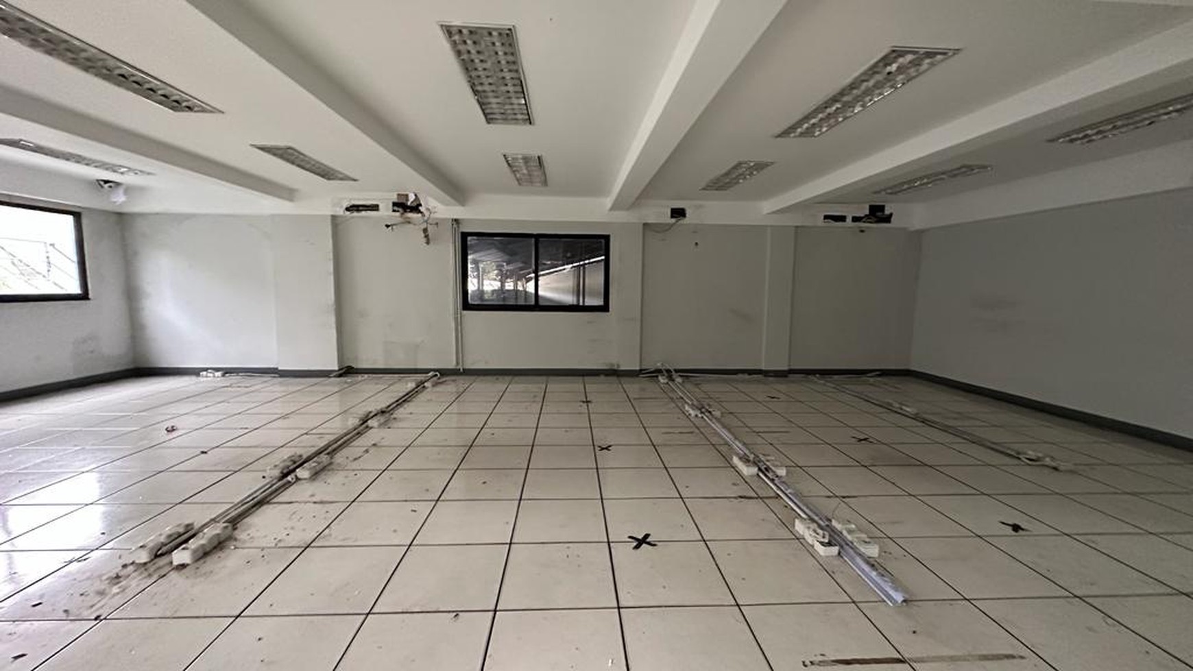 Gudang + kantor. agung barat