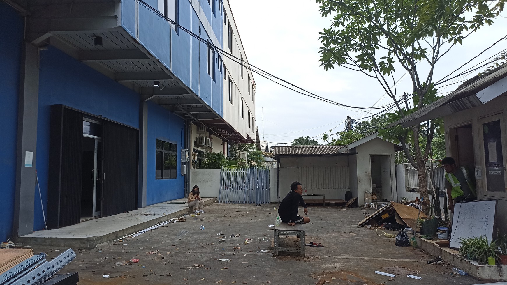 Gudang + kantor. agung barat