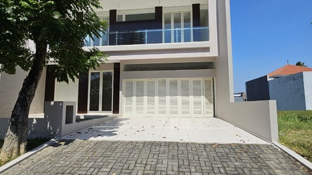 Dijual Rumah Baru Pakuwon Indah Cluster Lisbon - New Modern Garasi Carport 4 Mobil