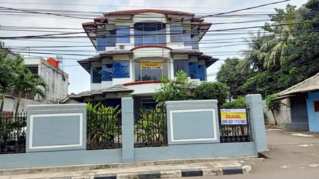 Rumah Kantor Lokasi Strategis di Rawamangan Pulo Gadung Jakarta!