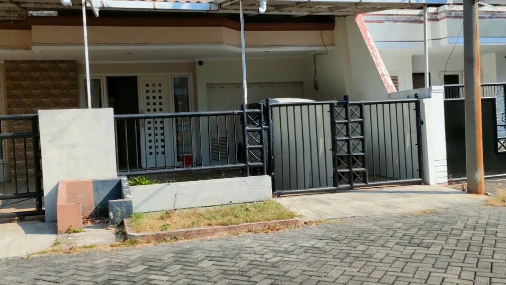 Dijual Rumah SHM di Jalan Manyar Jaya, Surabaya