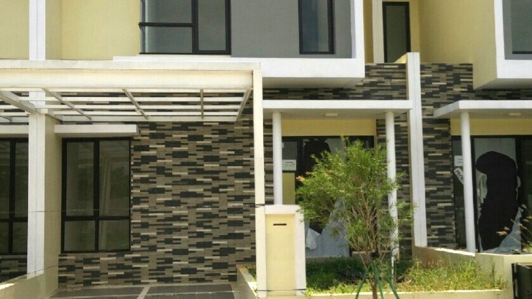 Rumah Cakep Design Minimalis di Cluster Arana Harapan Indah Bekasi