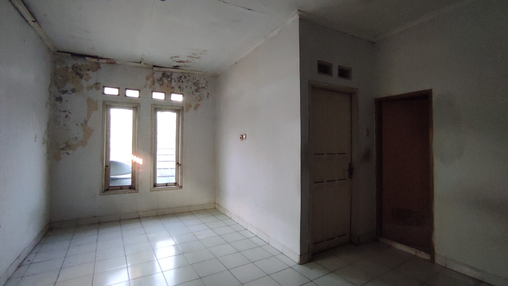 Dijual Rumah sekaligus Ruko & Ruang Usaha di Grand residence, setu, Bekasi