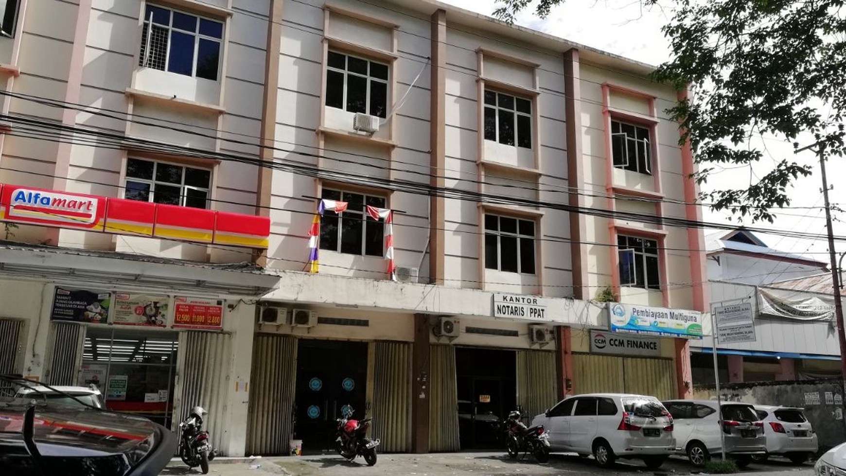 Di sewakan Ruko samping ALFAMART dan belakang hotel SWISSBELL MALEOSAN di jln WR Supratman  MANADO