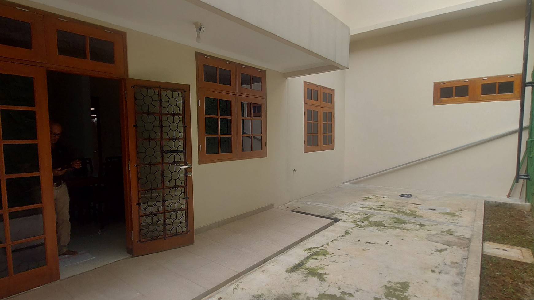 Rumah Tebet Dalam belakang area perkantoran