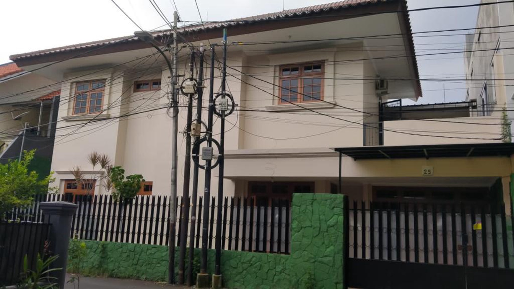 Rumah Tebet Dalam belakang area perkantoran