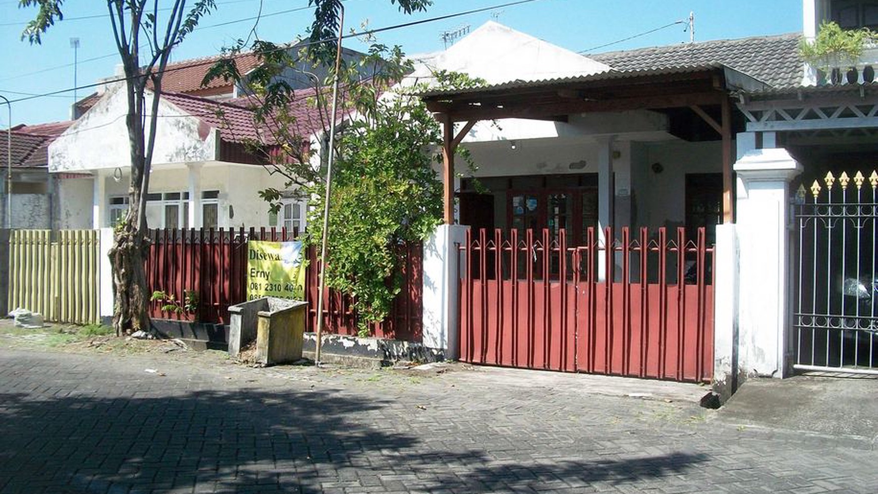 Rumah di Kutisari Indah Utara, Bagus + Terawat, Row Jalan Lebar