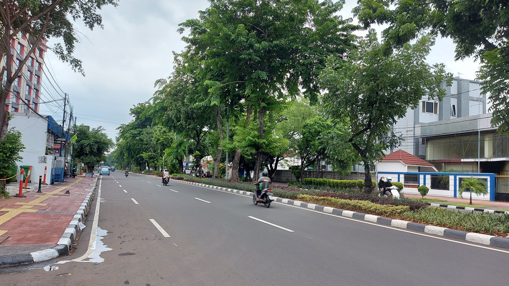 Semi gedung di Bungur Besar Raya, Gunung Sahari, Kemayoran