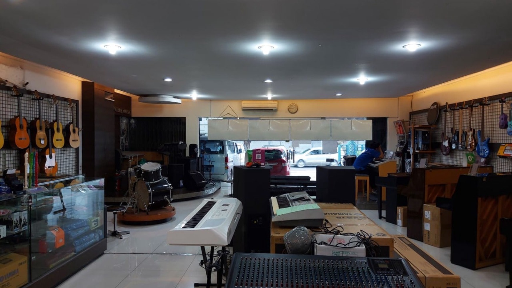 Semi gedung di Bungur Besar Raya, Gunung Sahari, Kemayoran