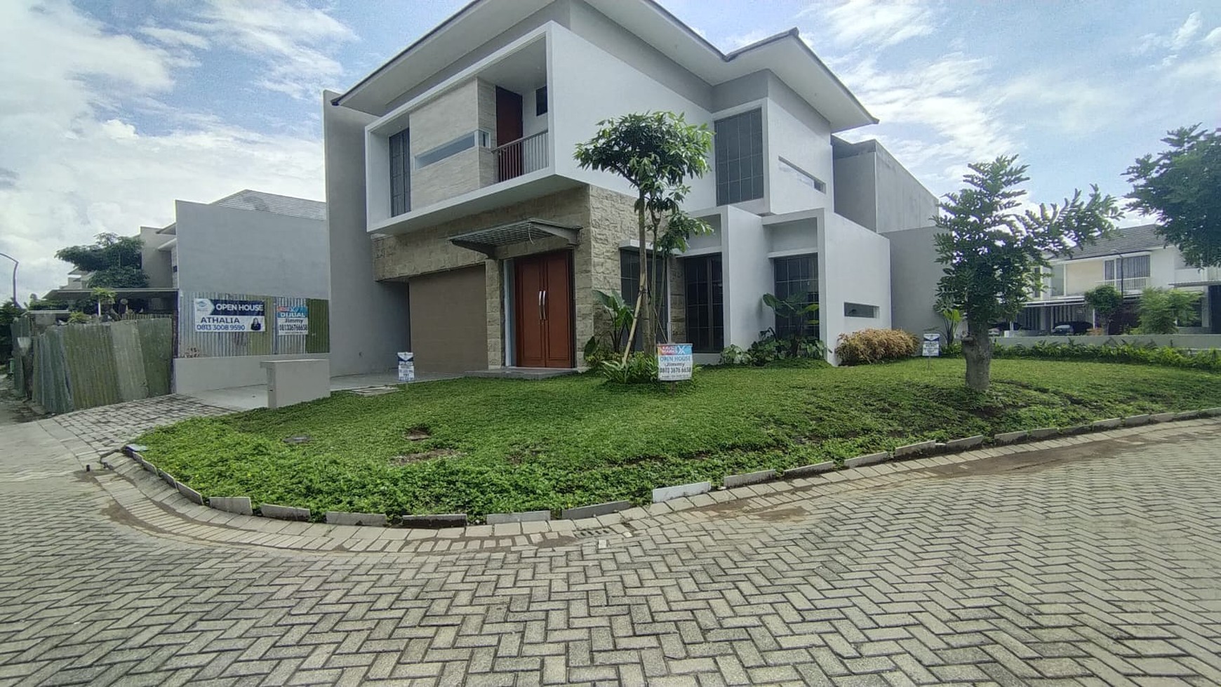 dijual Rumah Mewah Royal Residence