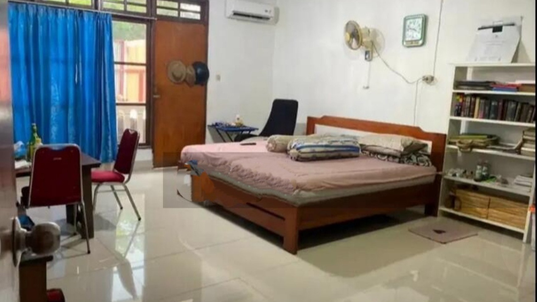 Hot Properti. Rumah Besar Ciater Raya, BSD.