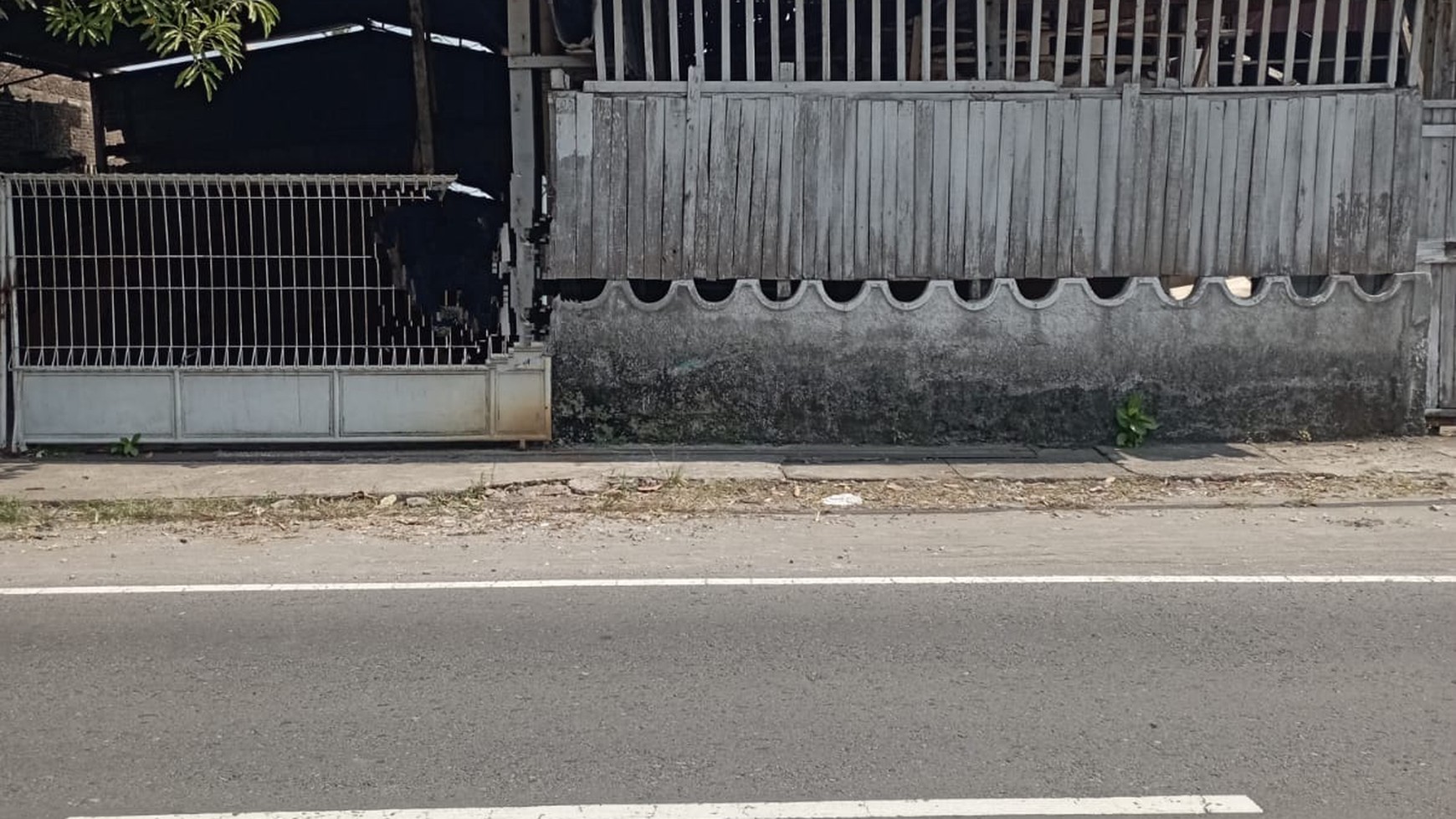 Gudang Luas 2334 Meter Persegi  Di Jl Imogiri Barat Sewon Bantul