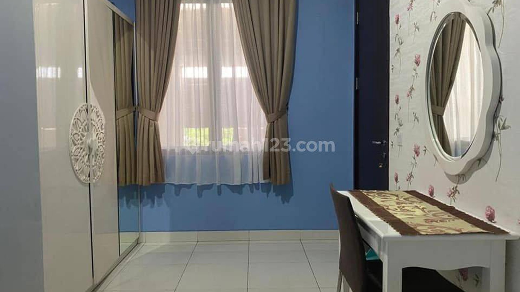 DIJUAL SEGERA FLASH SALE !!!! RUMAH  MEWAH CANTIK DAN  MENARIK