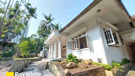 RUMAH DI BRAWIJAYA, KEBAYORAN BARU, JALAN BESAR DAN AKSES RAMAI