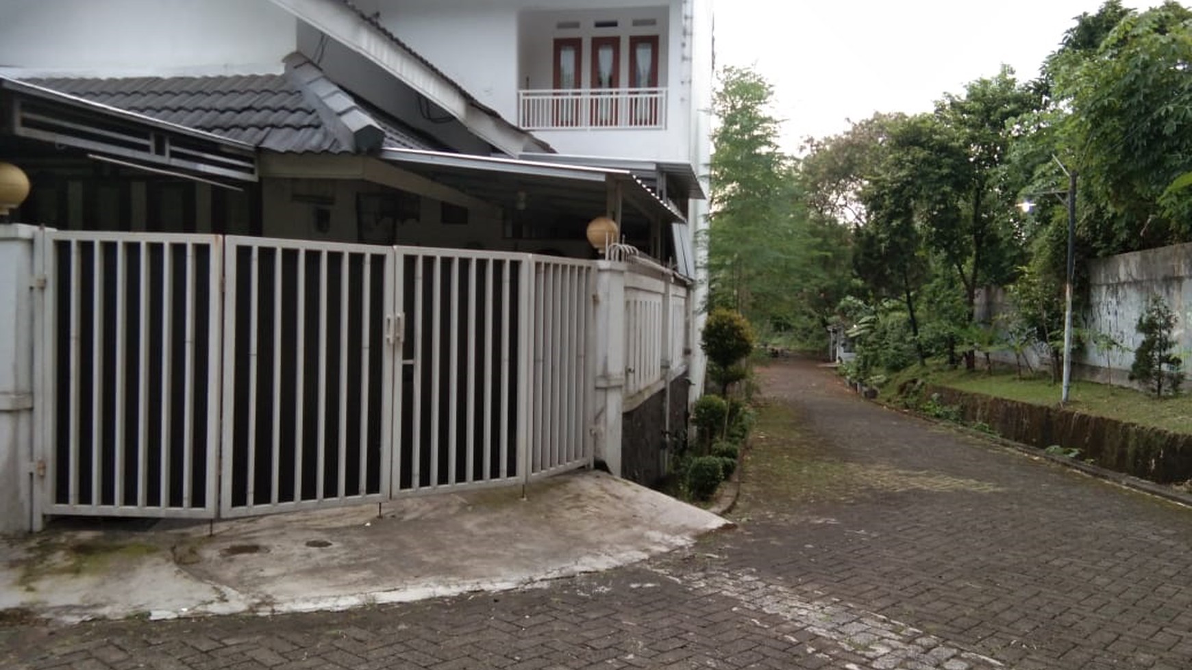 HOT SALE !!! DIJUAL ! RUMAH STRATEGIS  KEUNTUNGAN FANTASTIS